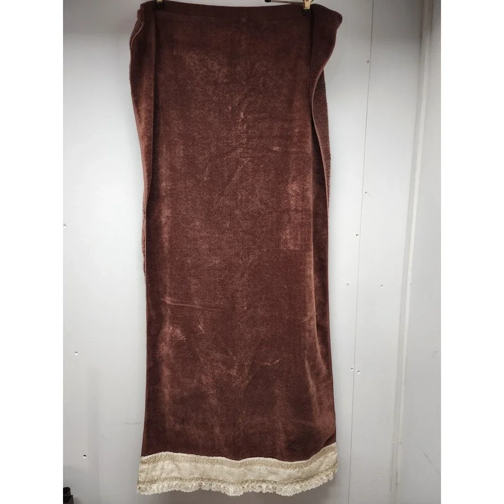VTGUtica By J P Stevens Velour Bath Towel Brown  W Cream Lace 1980's Grannycore